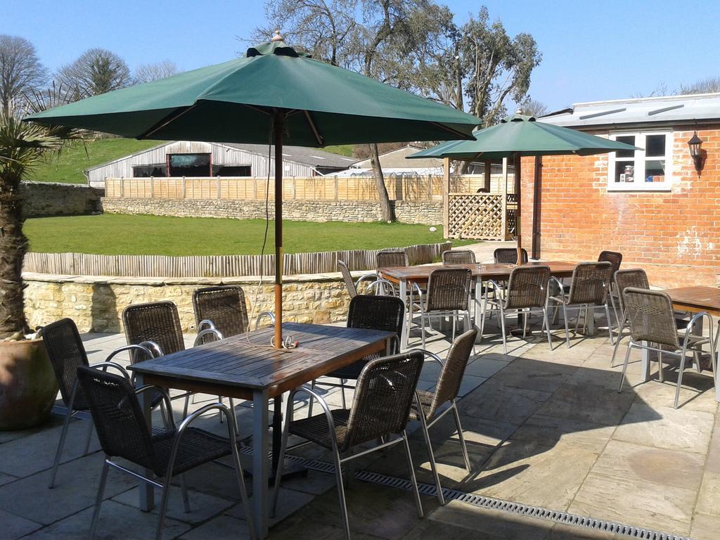 The Kings Arms Hotel Stowel Екстериор снимка