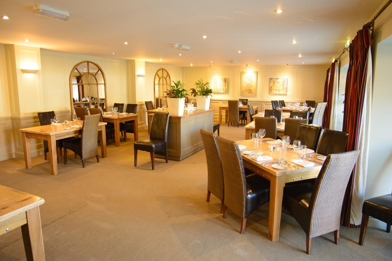 The Kings Arms Hotel Stowel Екстериор снимка
