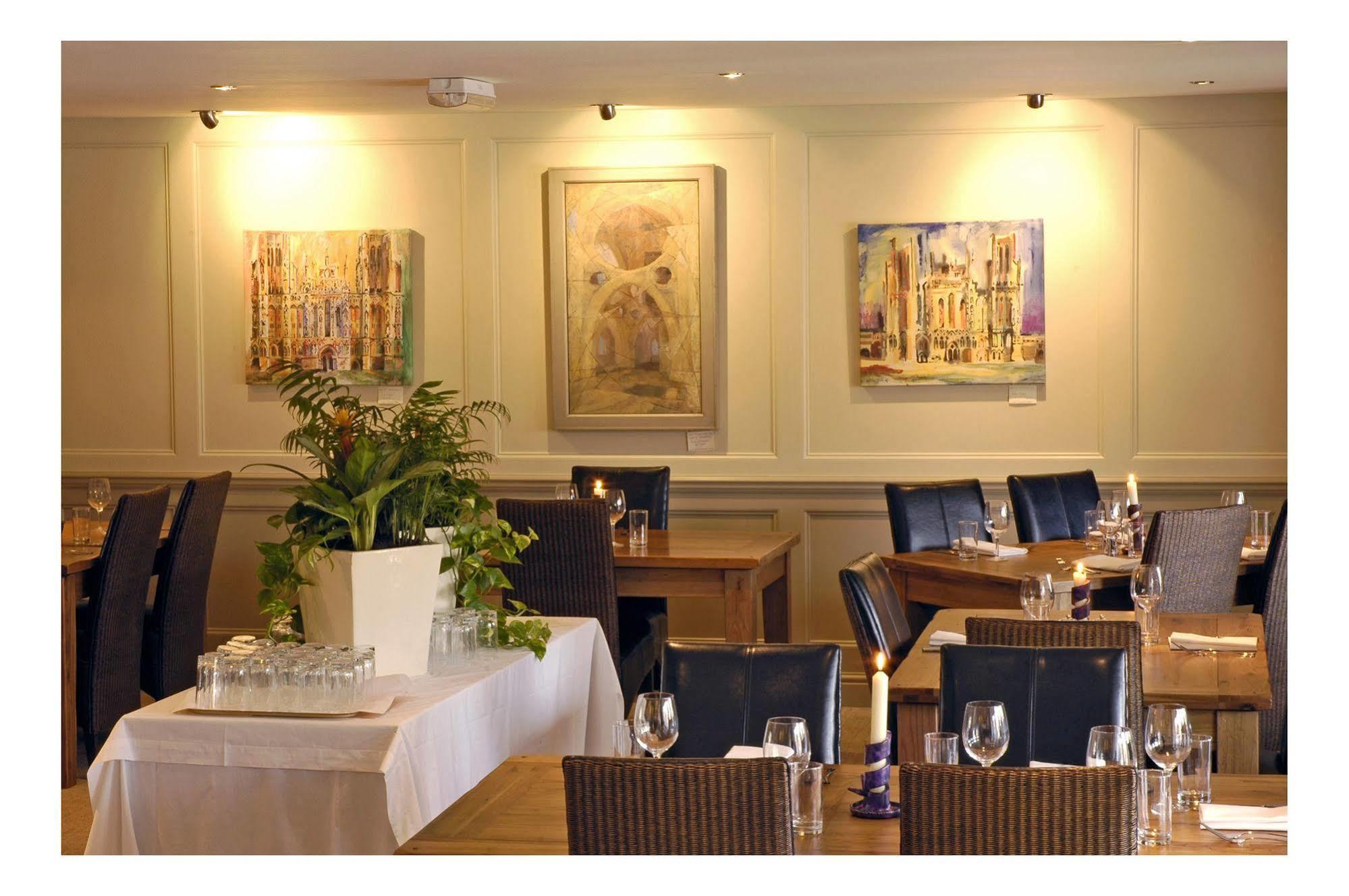 The Kings Arms Hotel Stowel Екстериор снимка