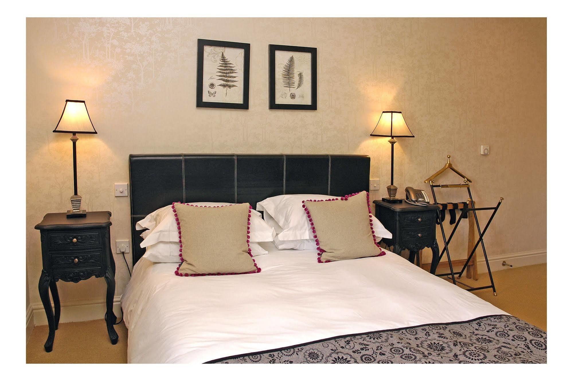 The Kings Arms Hotel Stowel Екстериор снимка