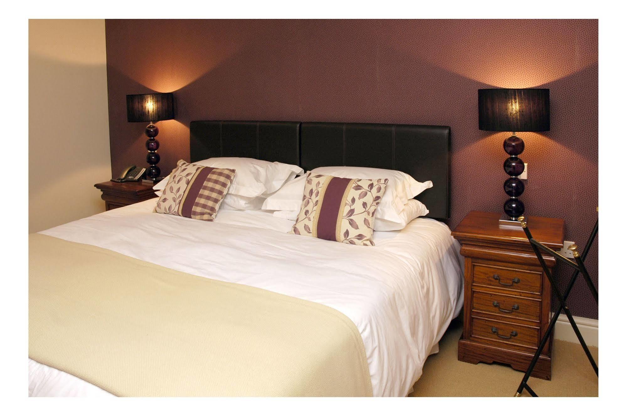 The Kings Arms Hotel Stowel Екстериор снимка