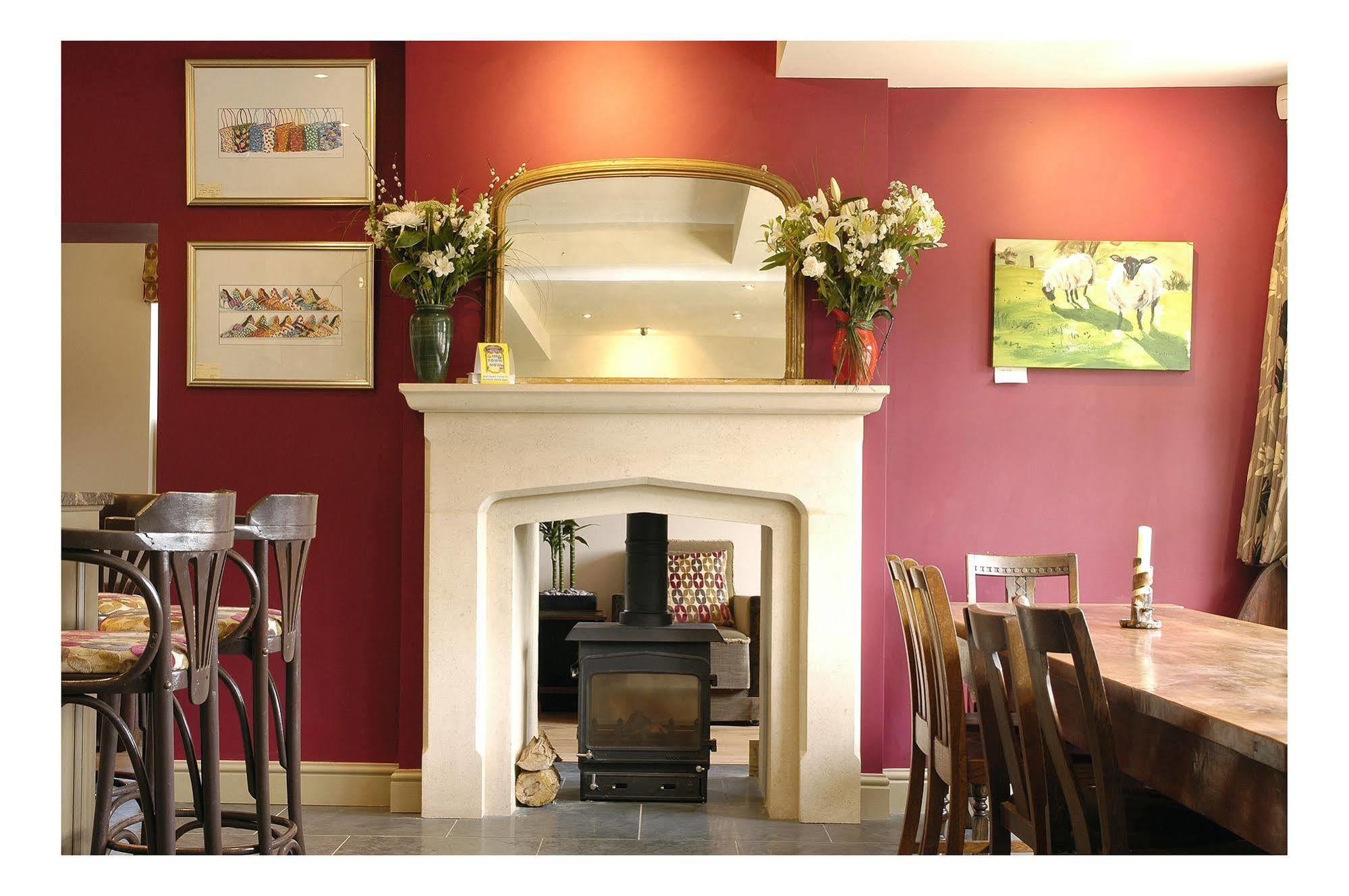 The Kings Arms Hotel Stowel Екстериор снимка